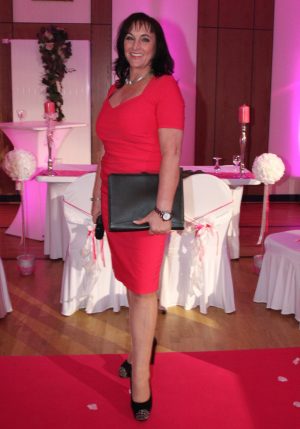 Mone_pink_stehend Mone_pink_stehend